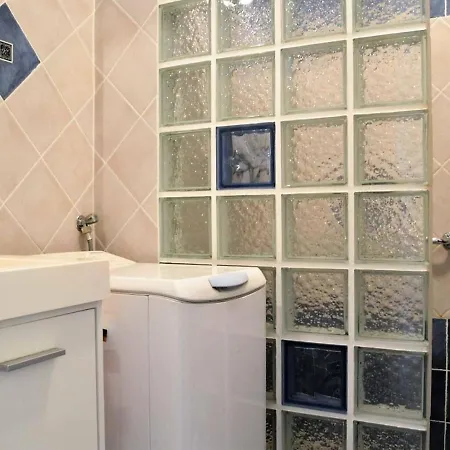 Appartement T2 Avec Terrasse Sud, Climatisé, à Proximité - - Fr-1-251-295