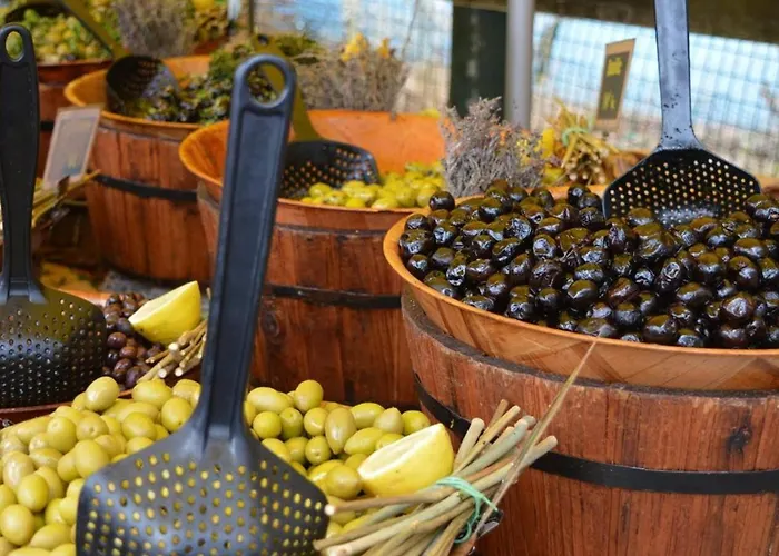 T2 Avec Terrasse Sud, Climatise, A Proximite - - Fr-1-251-295 Lejlighed *